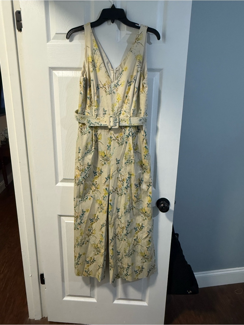 ANTONIO MELANI Cream Floral V-Neck Midi Dress with Belt